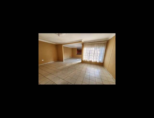 3 BEDROOM HOUSE FOR SALE IN GEELHOUTPARK